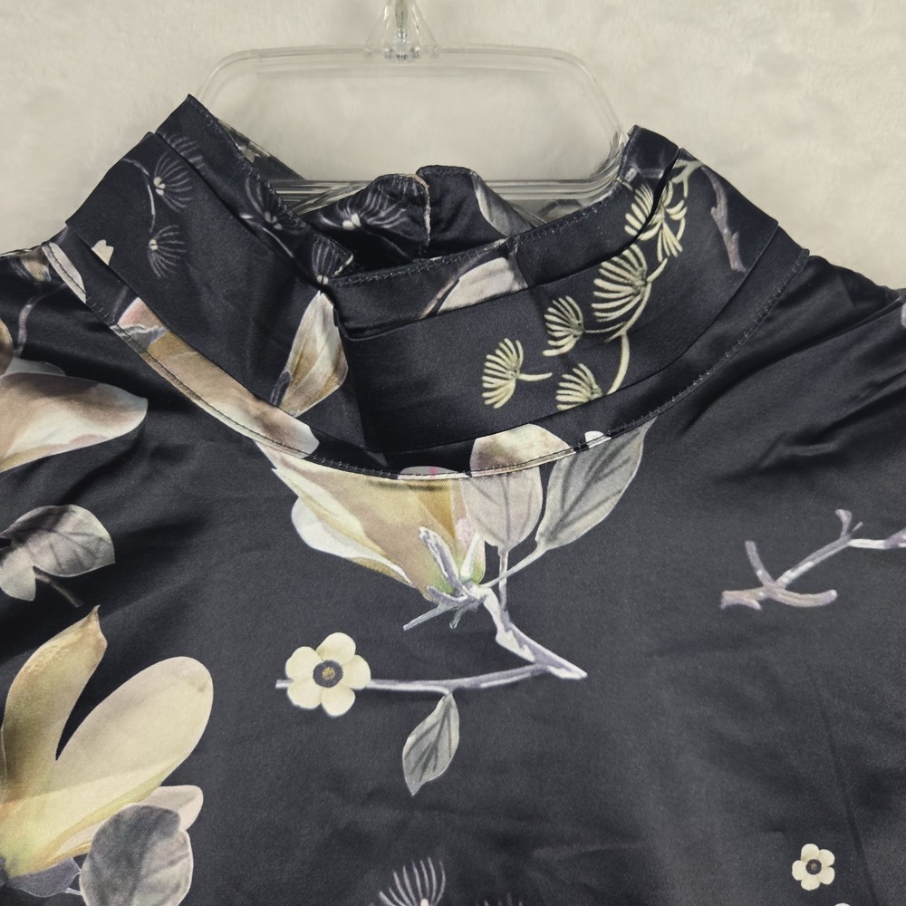 GUESS Women's Black Cream Floral Crop Blouse Size Medium Long Sleeve Satin‎ - Picture 4 of 11